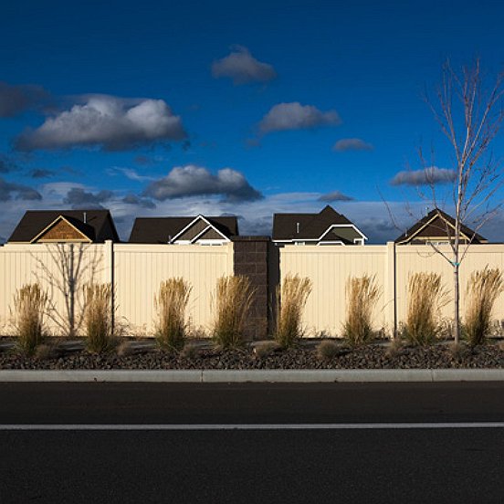 Michael Neubrger - The American Dreams - Aus der Serie „Secrets of a Little Village“, 2010, 30 x 30 cm