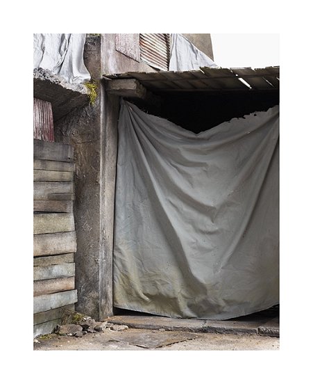 Oliver Boberg "Kleiner Slum 2", 2009, c-print, 46cm x 37,5cm