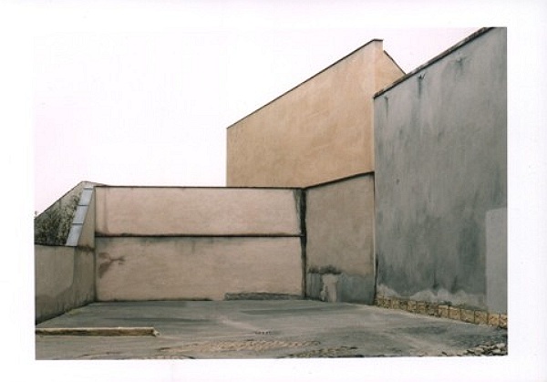 Hinterhof - Back Court yard 1997, C-Print, 86 x 116 cm 