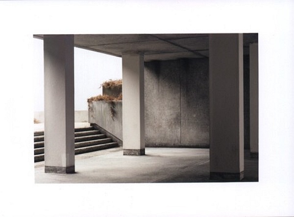 Passage - Passageway 1999, C-Print, 74 x 99 cm