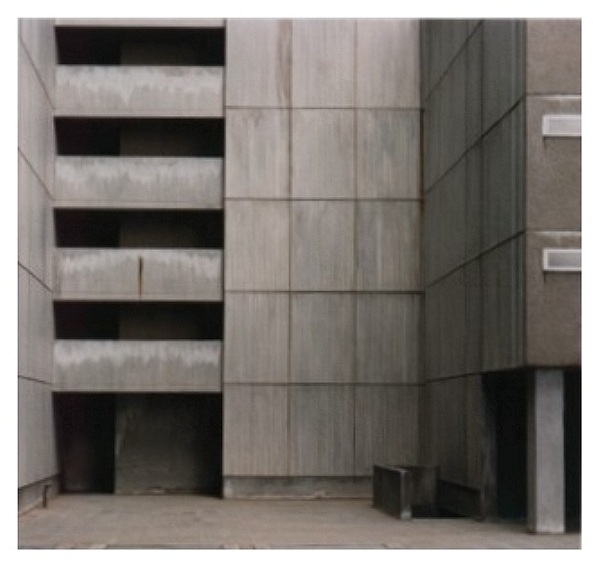 Zwischenhof - Court Yard 1997, C-Print, 104 x 109 cm